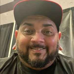 Meet your Posher, Luis mar